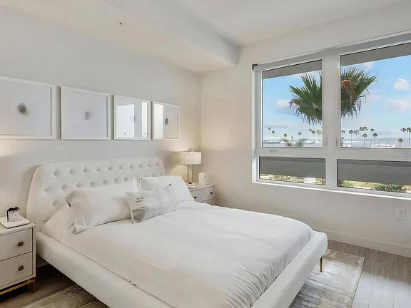 Large Bedrooms That Accommodate King Size Beds