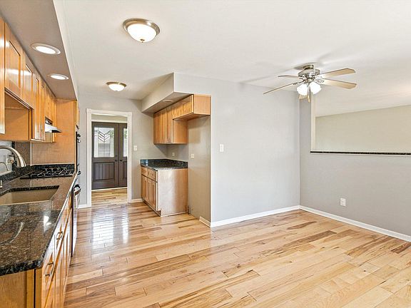 3rd image of 7839 Sequoia Ct