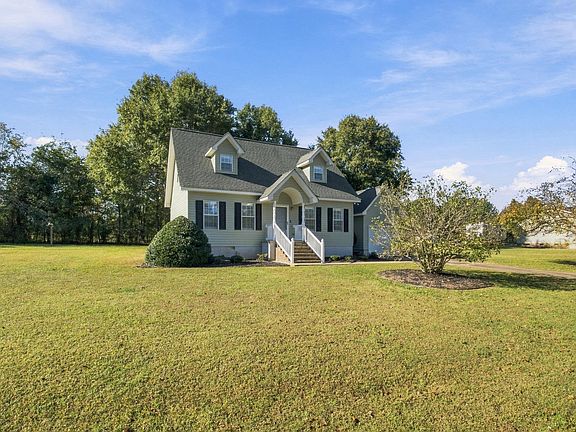 3rd image of 171 Maple Tree Ln