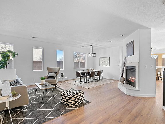 4th image of 10900 Sandman Dr NW