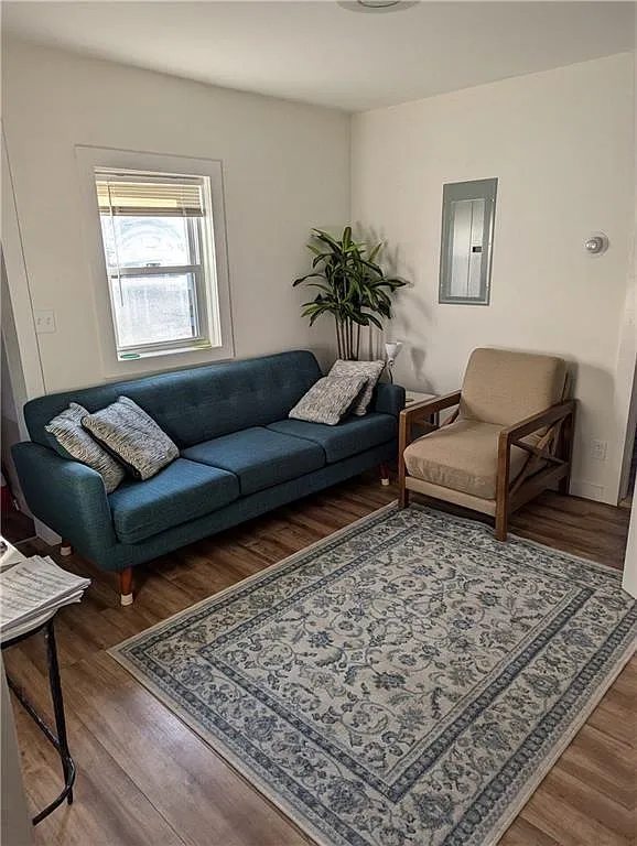 5 bed, 1520 sqft, $4,750 — Photo 1