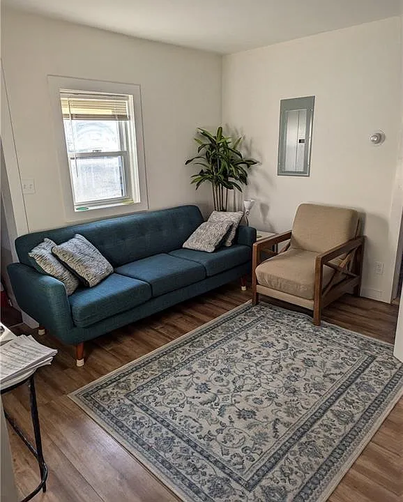 37 Ann St #2