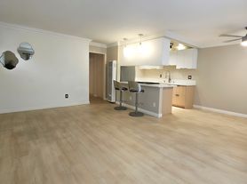 3425 E 15th St, Long Beach, CA