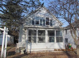 1555 Irving St, Dubuque, IA 52001