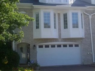 1043 N Glenview Ct, Palatine, IL 60067