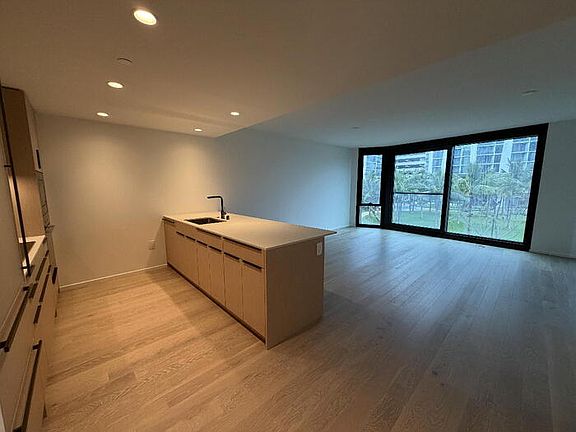 4th image of 333 Ward Ave Suite 224