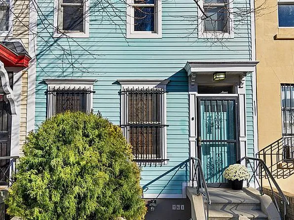261 8th St, Brooklyn, NY 11215