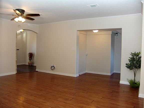 4th image of 414 N Anna Dr