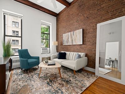 132 W 71st St APT 3, New York, NY, 10023