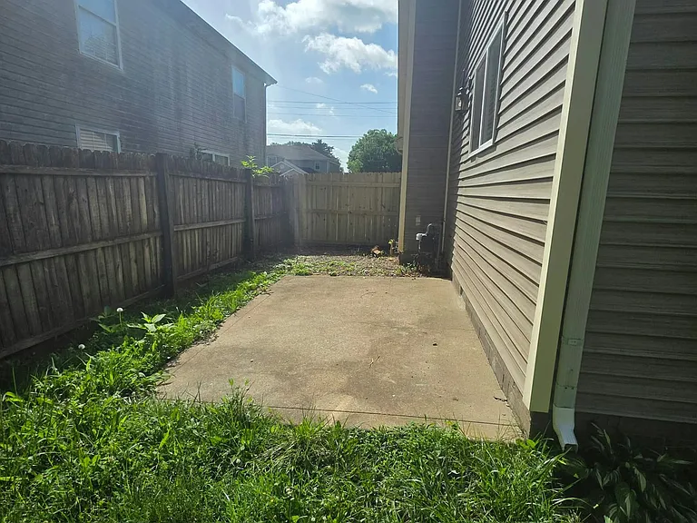 301 Reardon Blvd — Photo 24