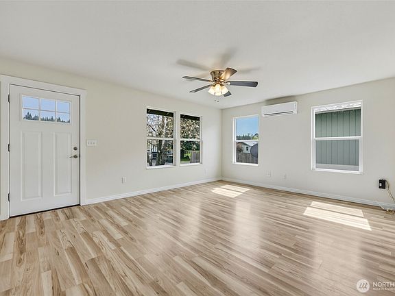 4th image of 305 Market Street N