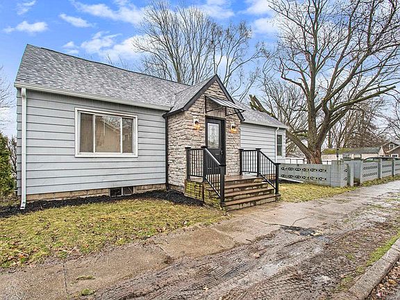 3rd image of 1426 E Donald St