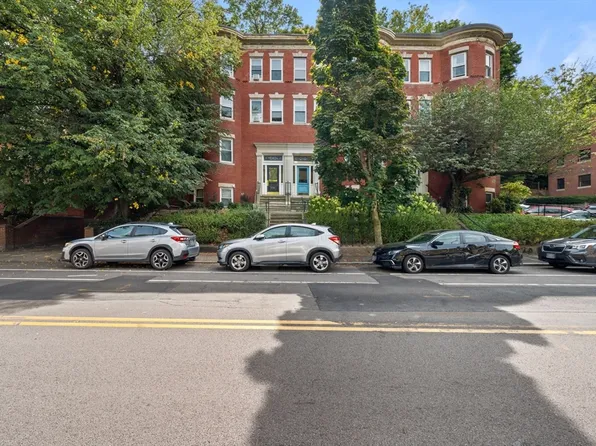 638 Washington St APT 1, Brookline, MA 02446