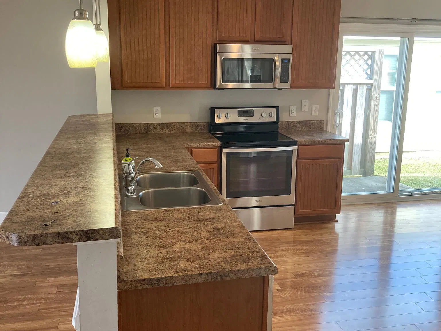 3 bed, 1287 sqft, $1,875 — Photo 4