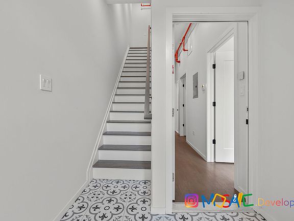 4th image of 912 Saint Nicholas Ave #1
