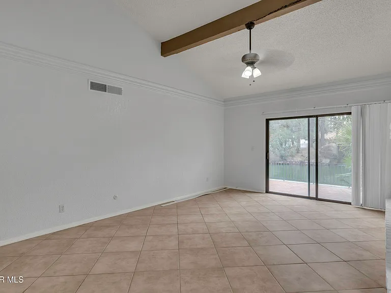 620 Lakeway Dr — Photo 19