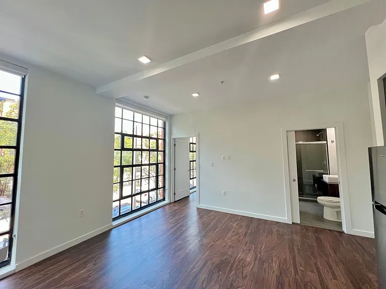 824 N Calvert St — Photo 20