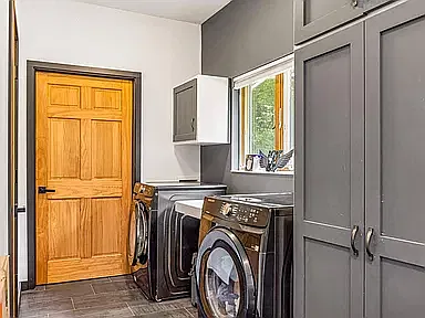 3 bed, 2520 sqft, $3,200 — Photo 3