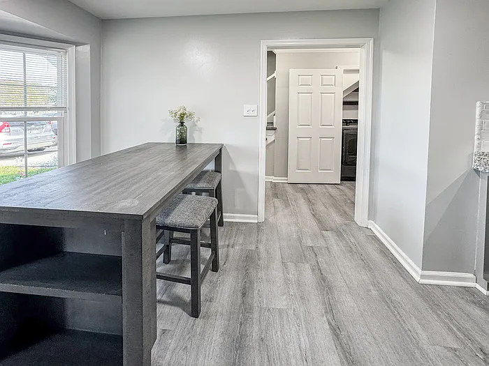 412 Kenley Rd — Photo 6