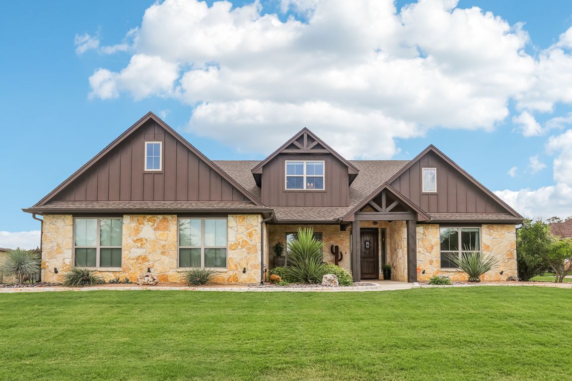 Creekside Dr-S2506-001.jpg