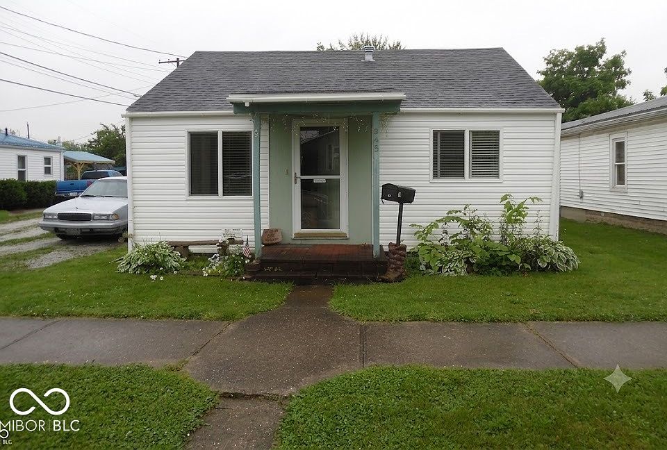 1st image of 945 E Washington St