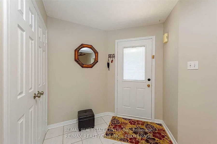 5 bed, $3,695 — Photo 4