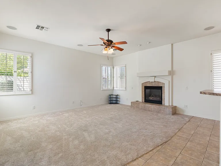8614 W Morten Ave — Photo 32