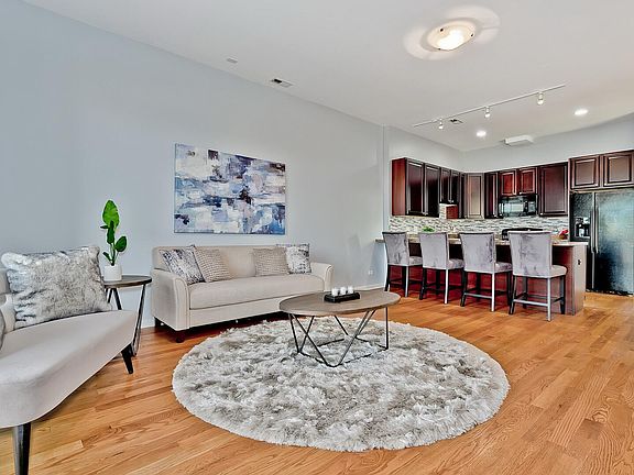 5th image of 3954 N Oriole Ave APT 304