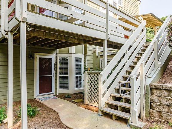 2nd image of 1105 Riverview Dr SE