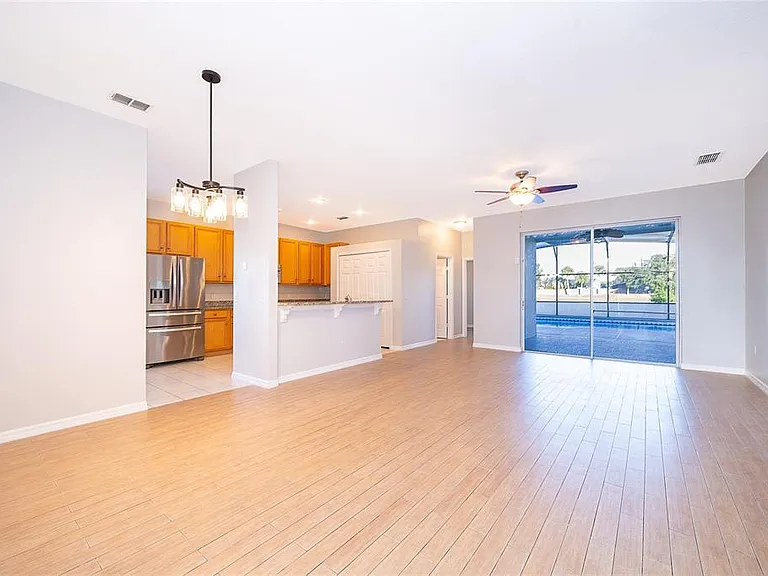 2505 Aster Cove Ln — Photo 6