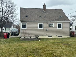 25271 Cole St, Roseville, MI 48066