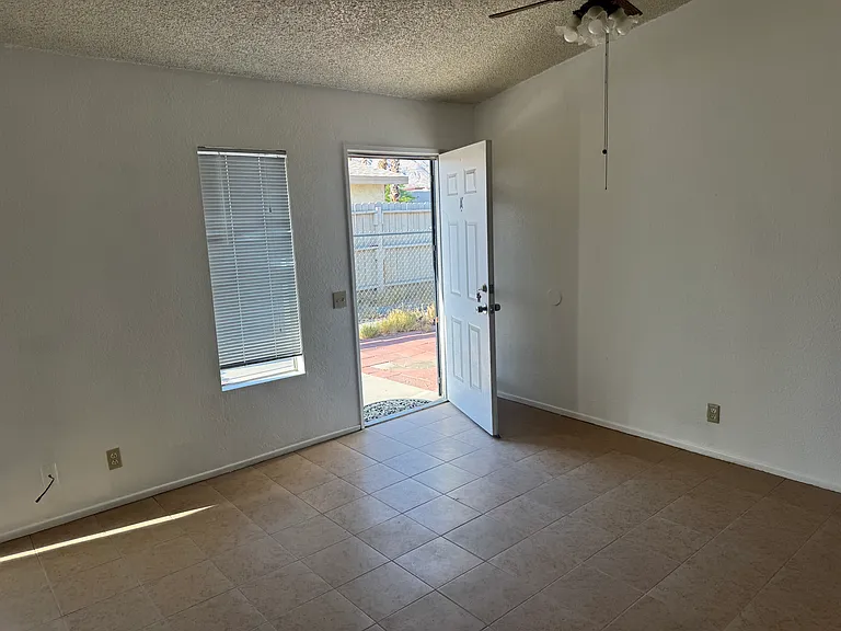 13901 Caliente Dr #A — Photo 10