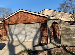 781 Yellowcreek Dr, Dayton, OH 45458