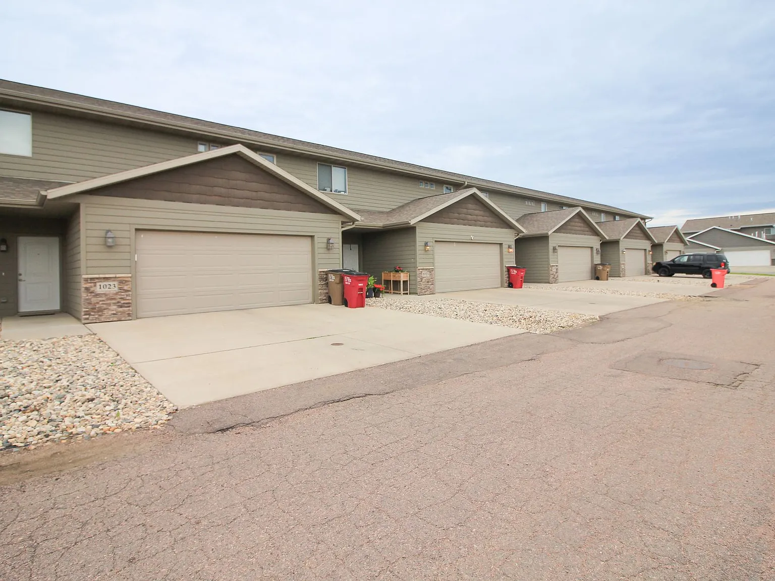 Tanner Court Estates -3 bed units townhouses in Tea, SD! - No available units until August 1, 2026 — Photo 2