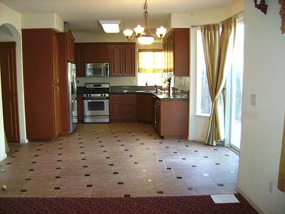 5th image of 232 Mandalay Ct