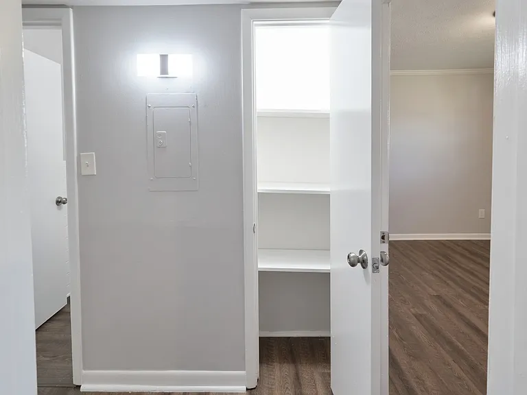 609 E Inskip Dr #6 — Photo 16