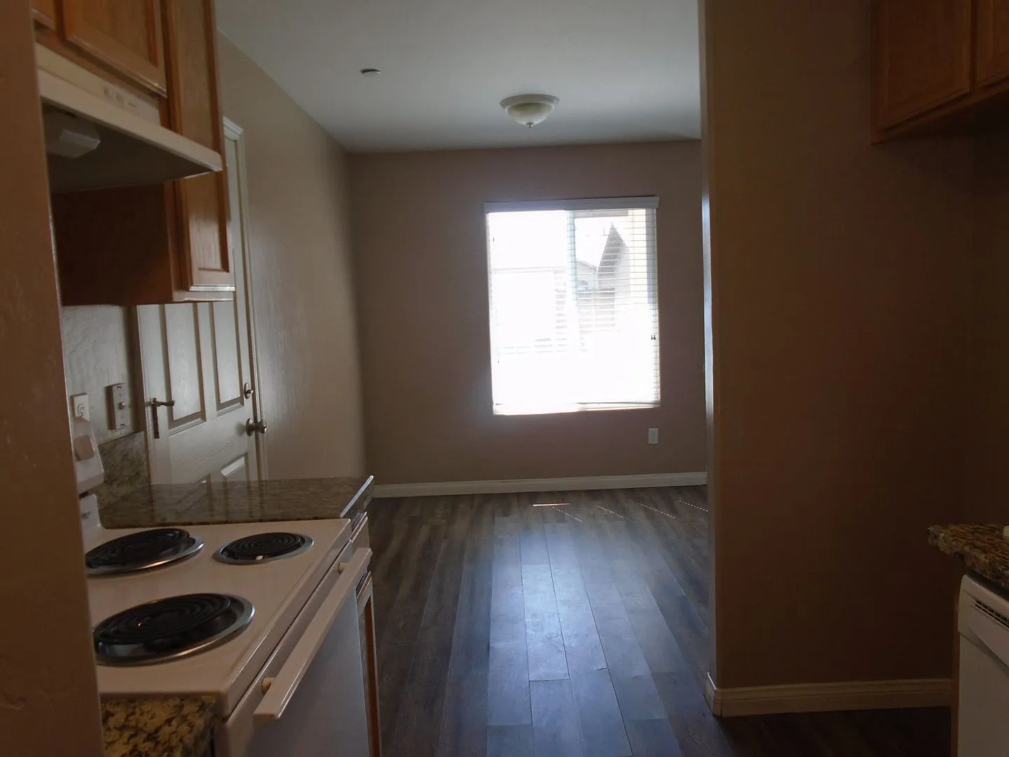 W. Day Ave. #A-B 632 — Photo 3