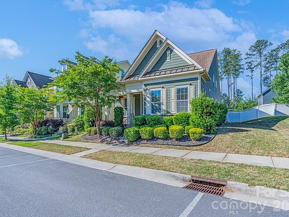 2nd image of 208 Helton Ln
