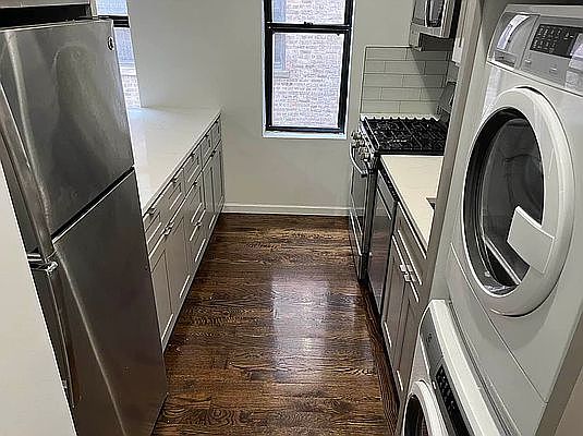 2nd image of 130 Fort Washington Ave APT 4L