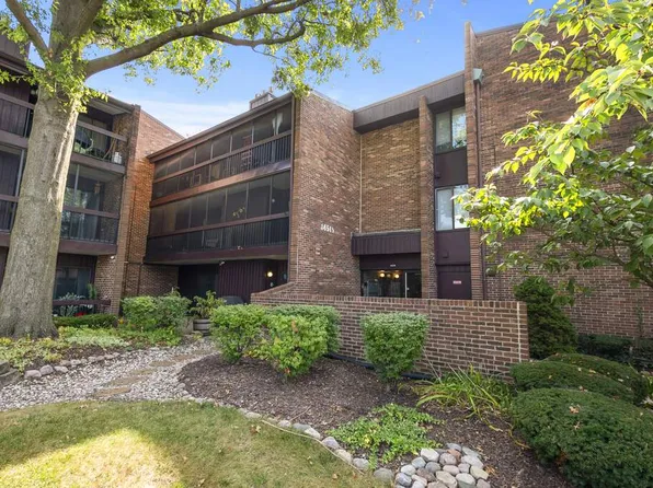 14515 Central Ct, Oak Forest, IL 60452