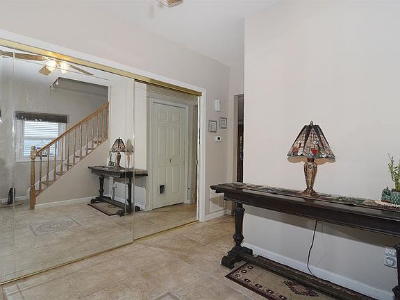 LARGE CLOSET IN EH