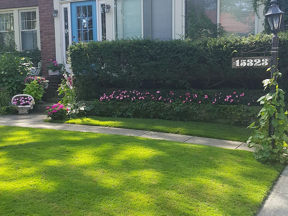 2nd image of 15323 Edgewater Dr