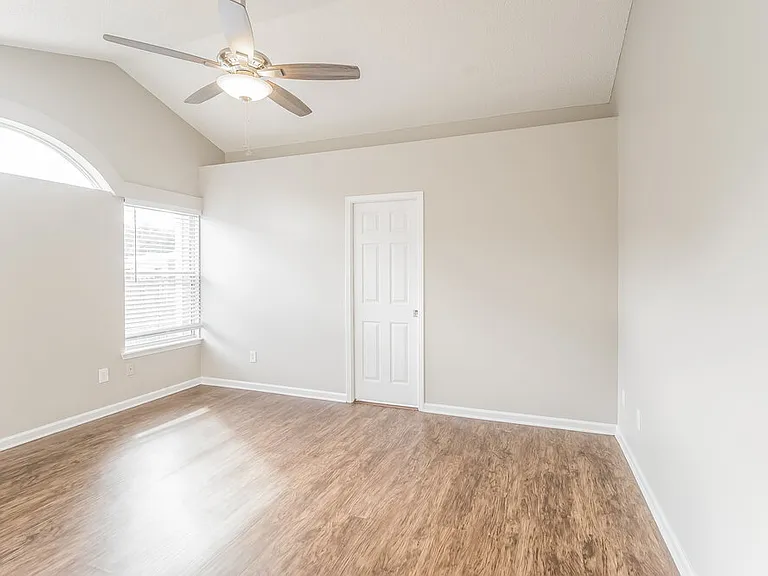 338 Wildberry Ct — Photo 9