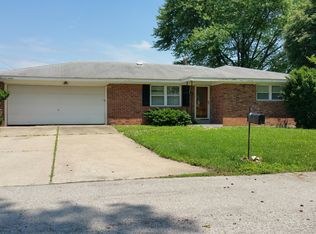 1010 Meadow Ln, Saint Charles, MO 63303