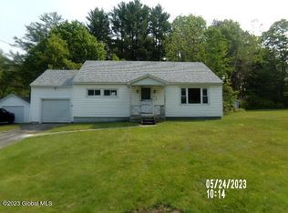 21 Spring St, Broadalbin, NY 12025