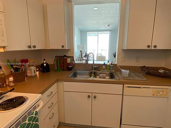 4th image of 1250 S Miami Ave APT 2009