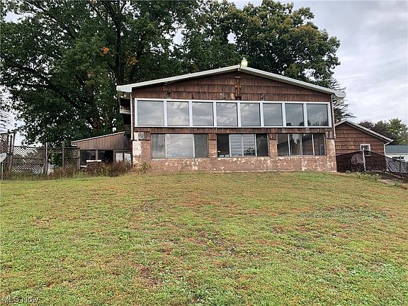 3rd image of 785 W Main St