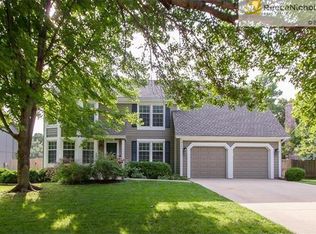 8006 Lichtenauer Dr, Lenexa, KS 66219