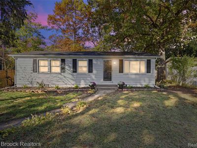 9650 Cooley Lake Rd, White Lake, MI, 48386