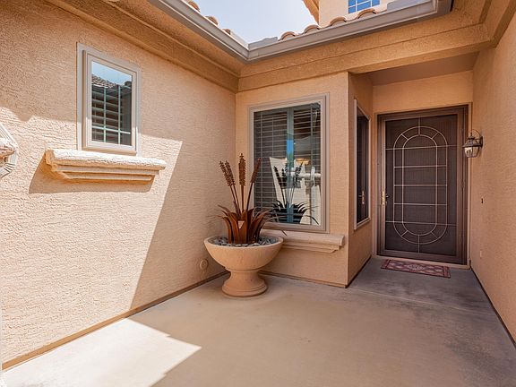 3rd image of 2561 E Palm Beach Dr